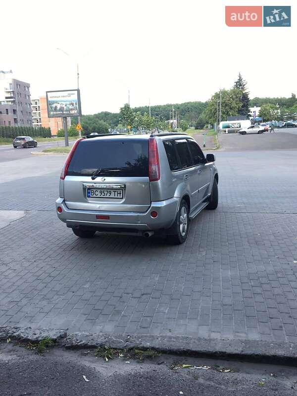 Позашляховик / Кросовер Nissan X-Trail 2005 в Львові