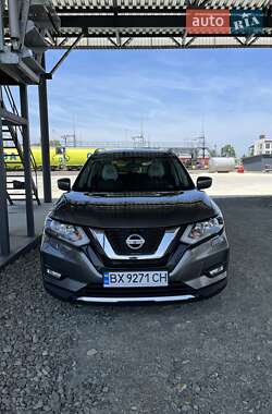 Внедорожник / Кроссовер Nissan X-Trail 2018 в Виноградове