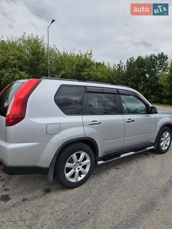 Внедорожник / Кроссовер Nissan X-Trail 2011 в Любешове