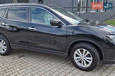 Позашляховик / Кросовер Nissan X-Trail 2017 в Чернівцях