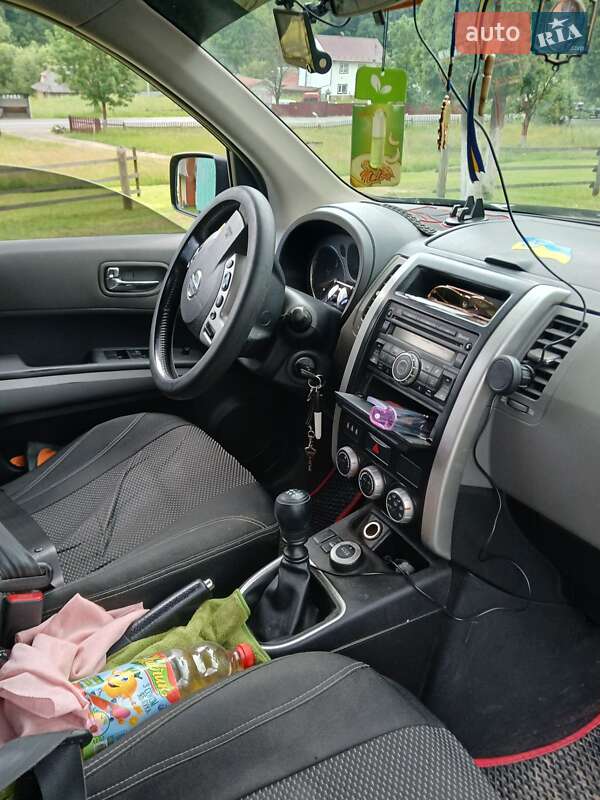 Позашляховик / Кросовер Nissan X-Trail 2007 в Верховині