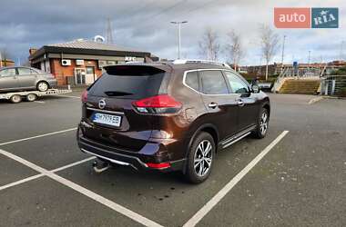 Внедорожник / Кроссовер Nissan X-Trail 2018 в 