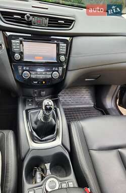 Внедорожник / Кроссовер Nissan X-Trail 2018 в 