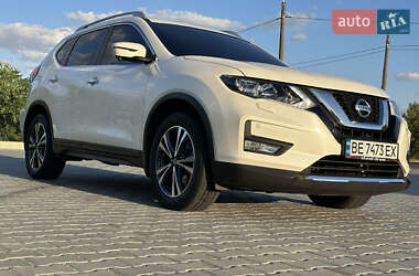 Позашляховик / Кросовер Nissan X-Trail 2017 в Миколаєві
