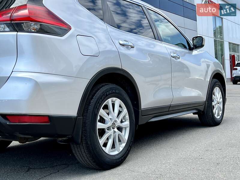 Позашляховик / Кросовер Nissan X-Trail 2017 в Харкові