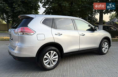 Позашляховик / Кросовер Nissan X-Trail 2016 в 