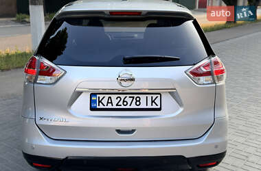 Позашляховик / Кросовер Nissan X-Trail 2016 в 