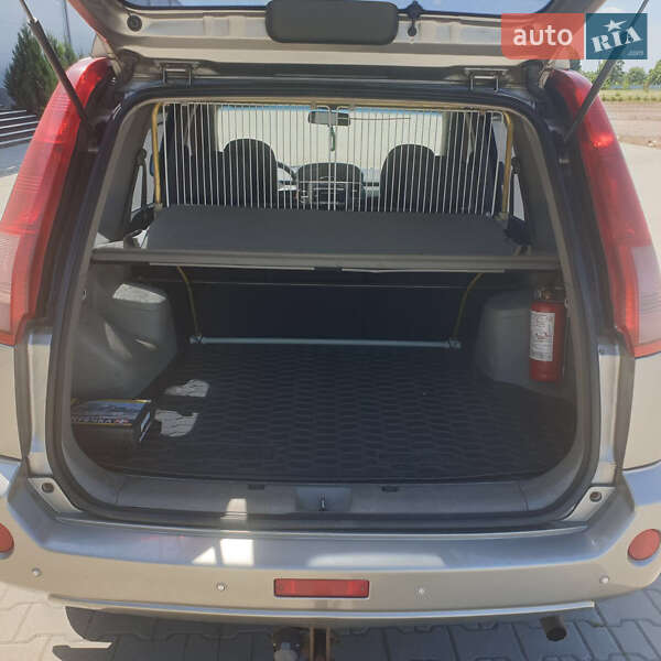 Позашляховик / Кросовер Nissan X-Trail 2005 в Києві