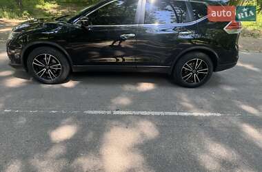 Внедорожник / Кроссовер Nissan X-Trail 2017 в 