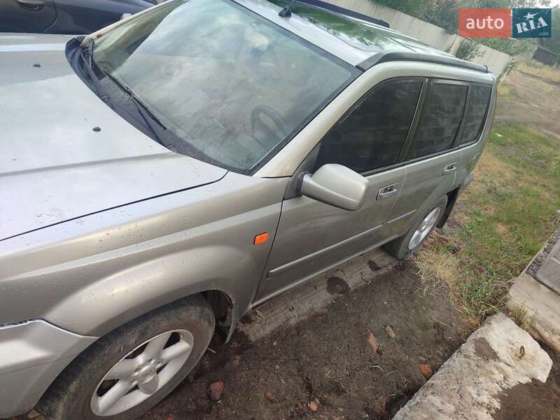 Внедорожник / Кроссовер Nissan X-Trail 2003 в Змиеве