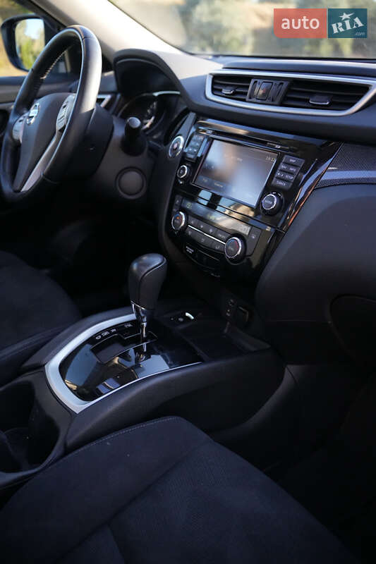 Позашляховик / Кросовер Nissan X-Trail 2016 в Одесі