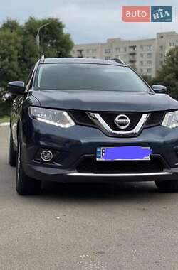 Внедорожник / Кроссовер Nissan X-Trail 2016 в Сумах