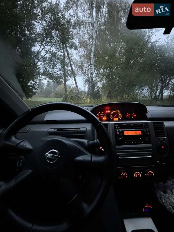 Позашляховик / Кросовер Nissan X-Trail 2006 в Чернігові