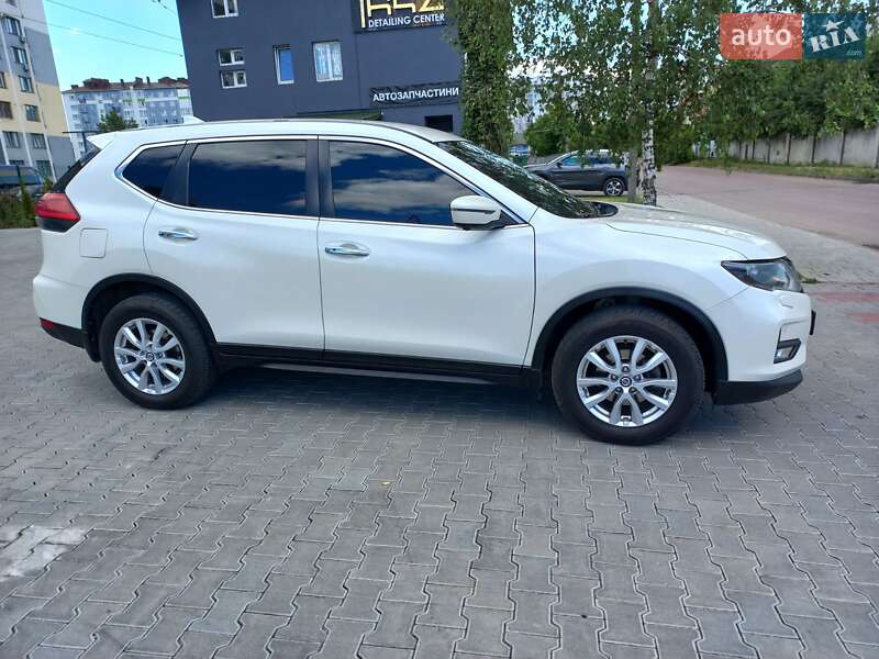Внедорожник / Кроссовер Nissan X-Trail 2018 в Львове