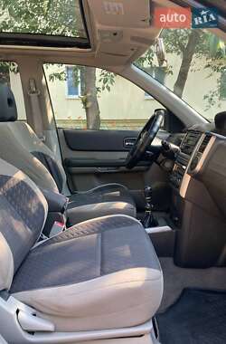 Внедорожник / Кроссовер Nissan X-Trail 2006 в 