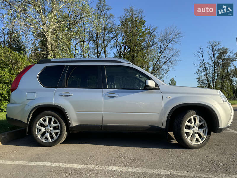 Позашляховик / Кросовер Nissan X-Trail 2011 в Києві