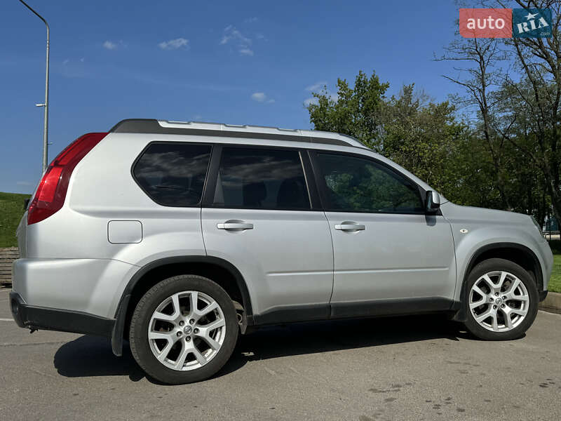 Позашляховик / Кросовер Nissan X-Trail 2011 в Києві