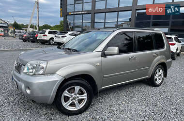 Внедорожник / Кроссовер Nissan X-Trail 2004 в 