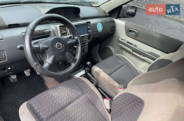 Внедорожник / Кроссовер Nissan X-Trail 2004 в 