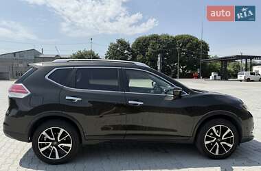 Позашляховик / Кросовер Nissan X-Trail 2015 в Нововолинську