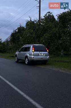 Внедорожник / Кроссовер Nissan X-Trail 2005 в Новояворовске