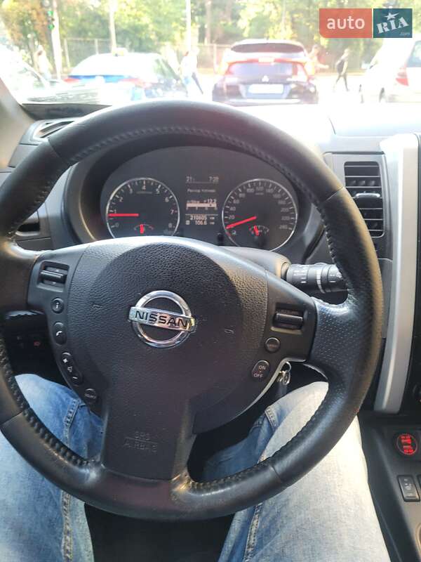 Внедорожник / Кроссовер Nissan X-Trail 2011 в Киеве