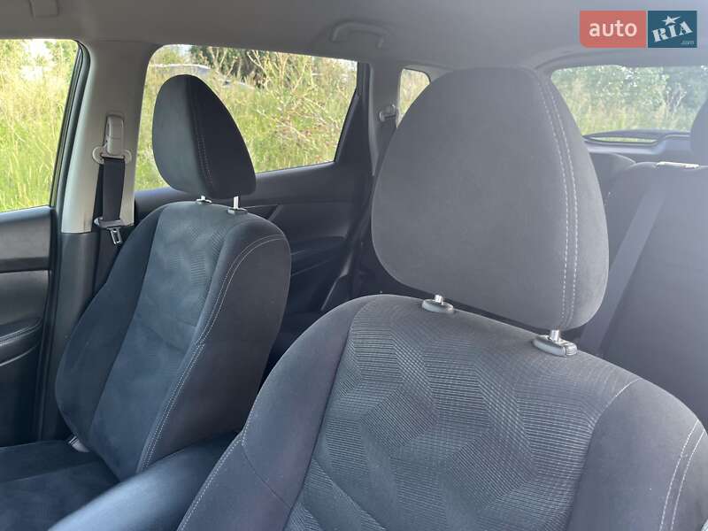 Внедорожник / Кроссовер Nissan X-Trail 2017 в Киеве