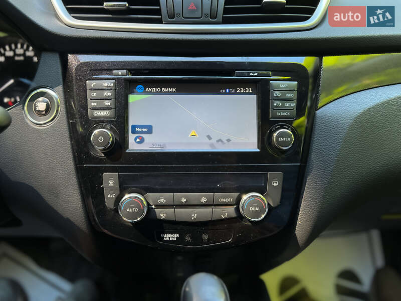 Позашляховик / Кросовер Nissan X-Trail 2015 в Львові