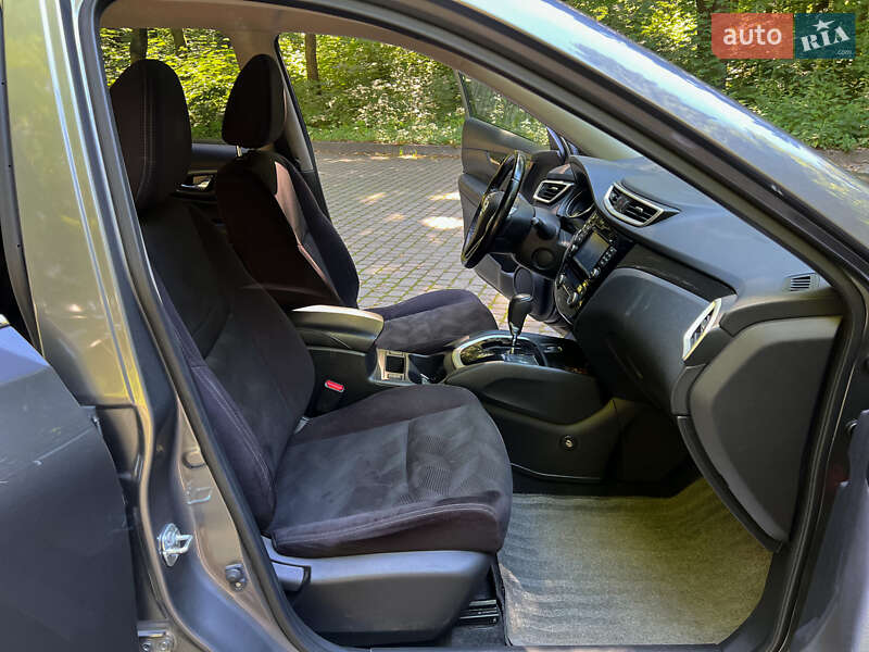 Позашляховик / Кросовер Nissan X-Trail 2015 в Львові