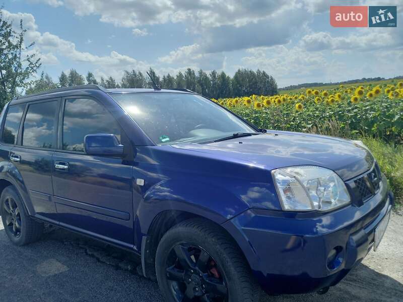 Позашляховик / Кросовер Nissan X-Trail 2005 в Радомишлі