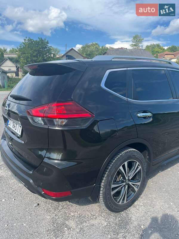 Позашляховик / Кросовер Nissan X-Trail 2017 в Городку