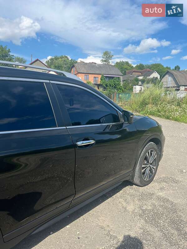 Позашляховик / Кросовер Nissan X-Trail 2017 в Городку