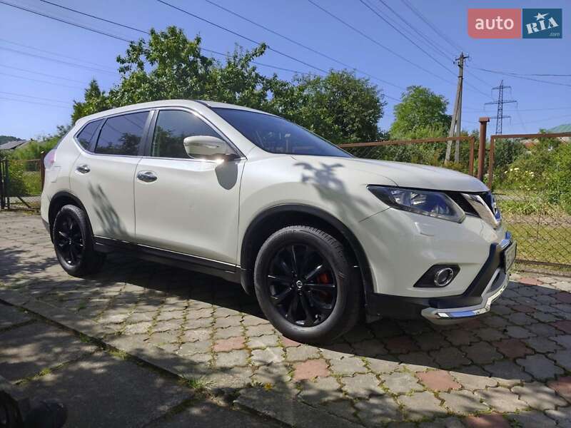 Позашляховик / Кросовер Nissan X-Trail 2016 в Львові