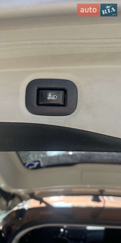 Позашляховик / Кросовер Nissan X-Trail 2016 в Чернівцях