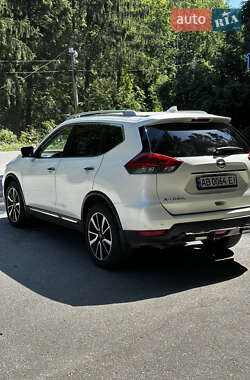 Внедорожник / Кроссовер Nissan X-Trail 2017 в 