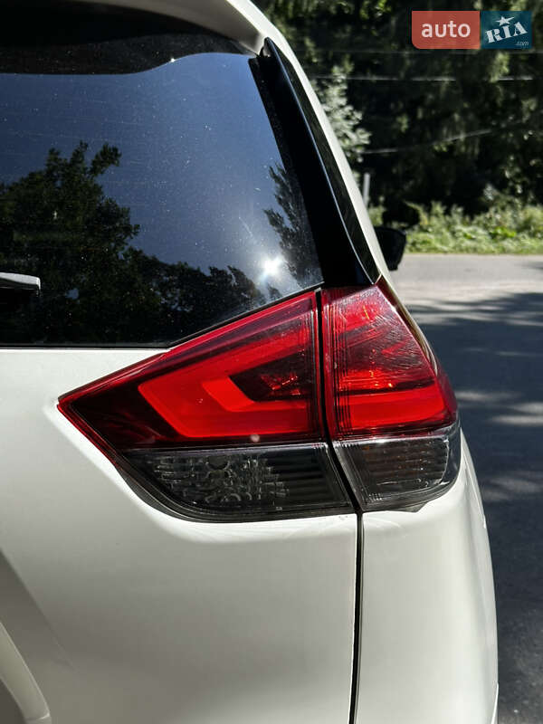 Внедорожник / Кроссовер Nissan X-Trail 2017 в Киеве