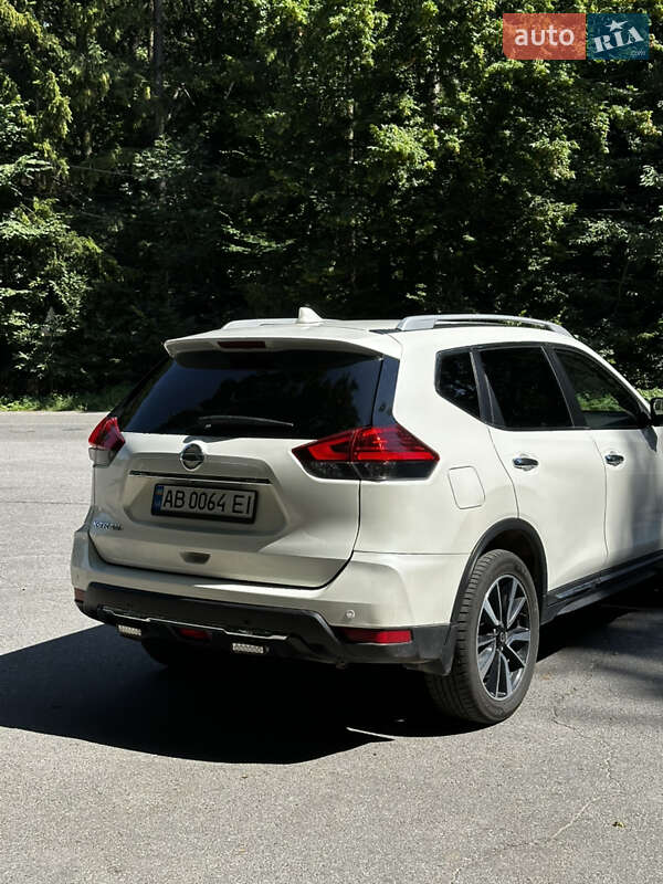 Внедорожник / Кроссовер Nissan X-Trail 2017 в Киеве