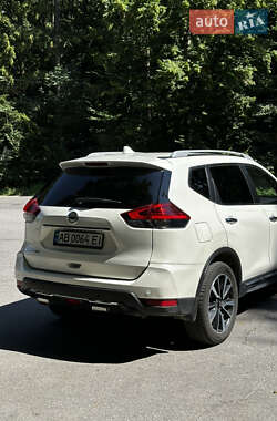 Внедорожник / Кроссовер Nissan X-Trail 2017 в 