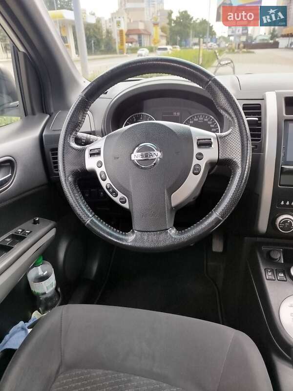 Позашляховик / Кросовер Nissan X-Trail 2012 в Києві