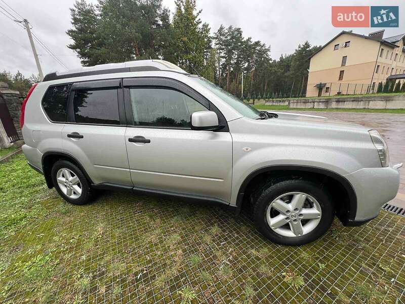 Внедорожник / Кроссовер Nissan X-Trail 2010 в Новояворовске