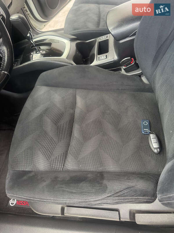 Позашляховик / Кросовер Nissan X-Trail 2016 в Кривому Розі