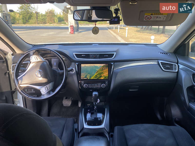 Позашляховик / Кросовер Nissan X-Trail 2016 в Кривому Розі