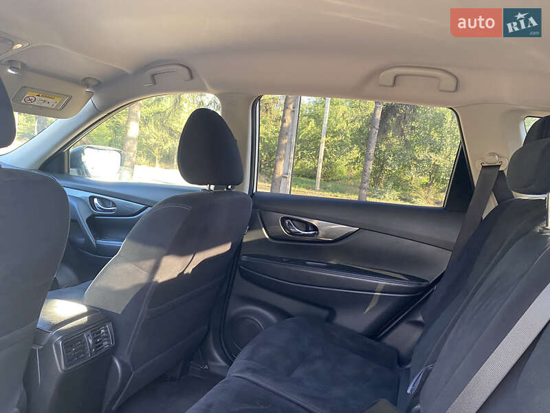 Позашляховик / Кросовер Nissan X-Trail 2016 в Кривому Розі