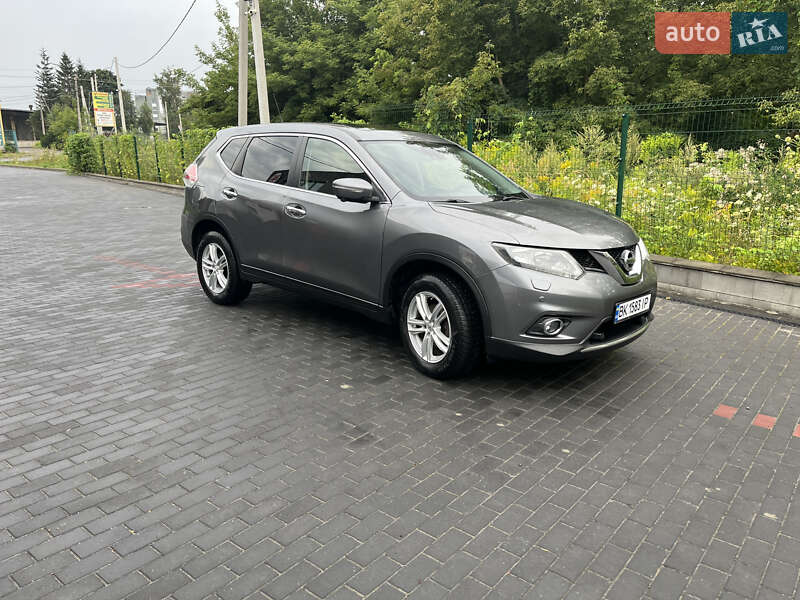Позашляховик / Кросовер Nissan X-Trail 2015 в Рівному