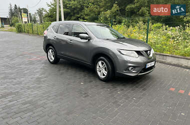 Внедорожник / Кроссовер Nissan X-Trail 2015 в 