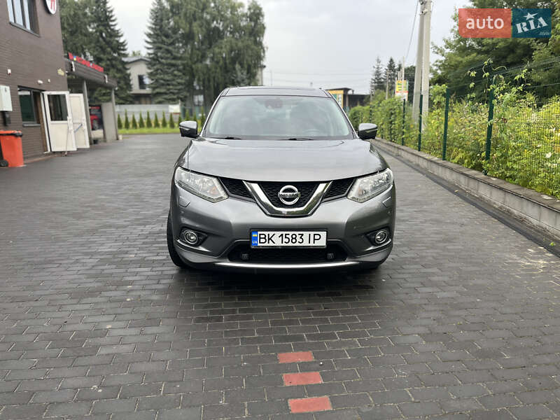 Позашляховик / Кросовер Nissan X-Trail 2015 в Рівному