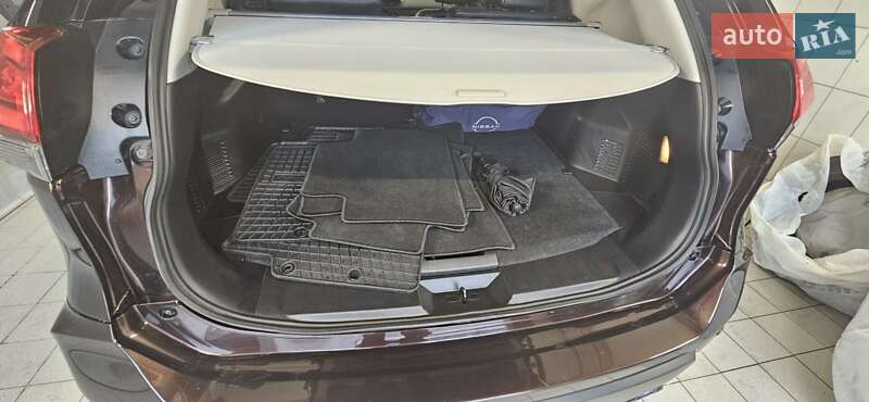 Внедорожник / Кроссовер Nissan X-Trail 2021 в Косове