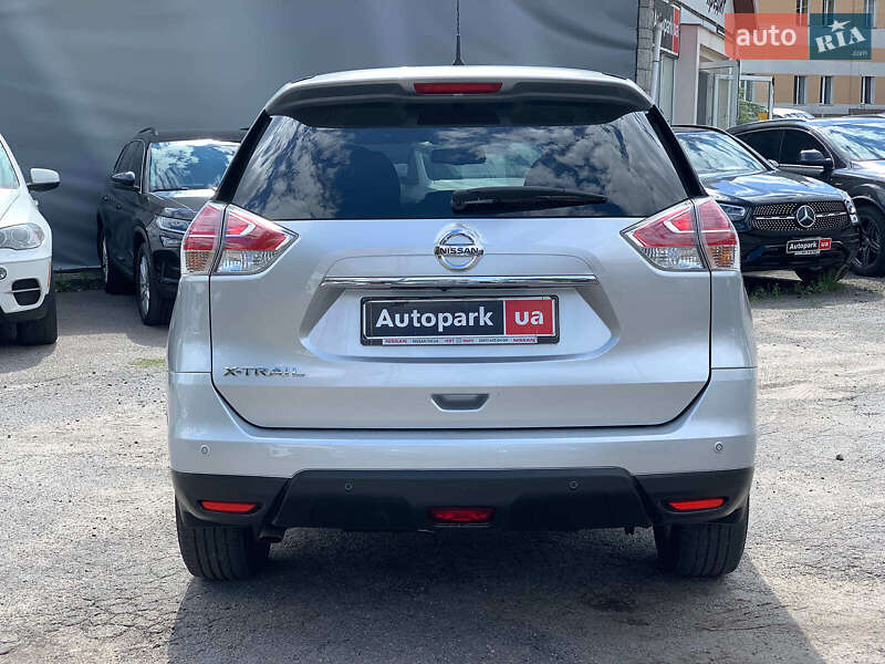 Внедорожник / Кроссовер Nissan X-Trail 2016 в Виннице