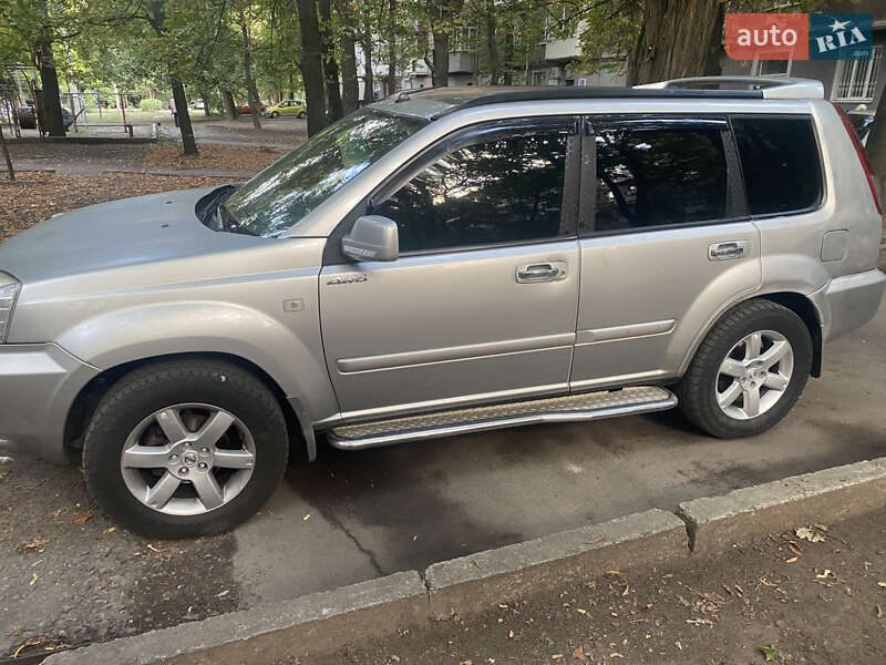 Внедорожник / Кроссовер Nissan X-Trail 2005 в Днепре