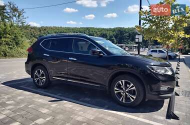 Внедорожник / Кроссовер Nissan X-Trail 2017 в Ужгороде